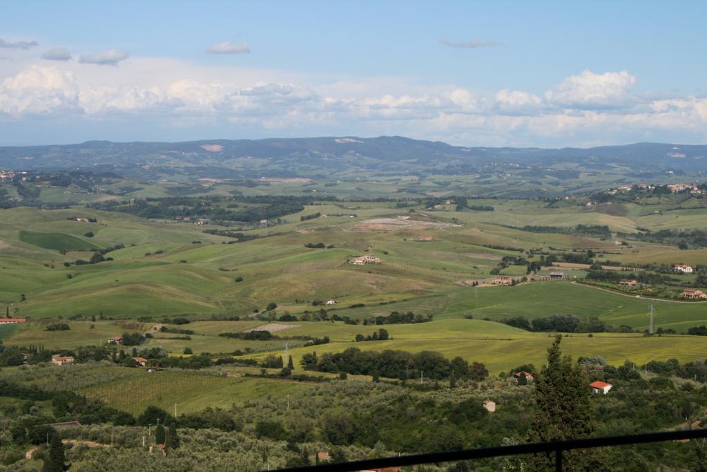 La Terrazza Villa Chianni Bagian luar foto